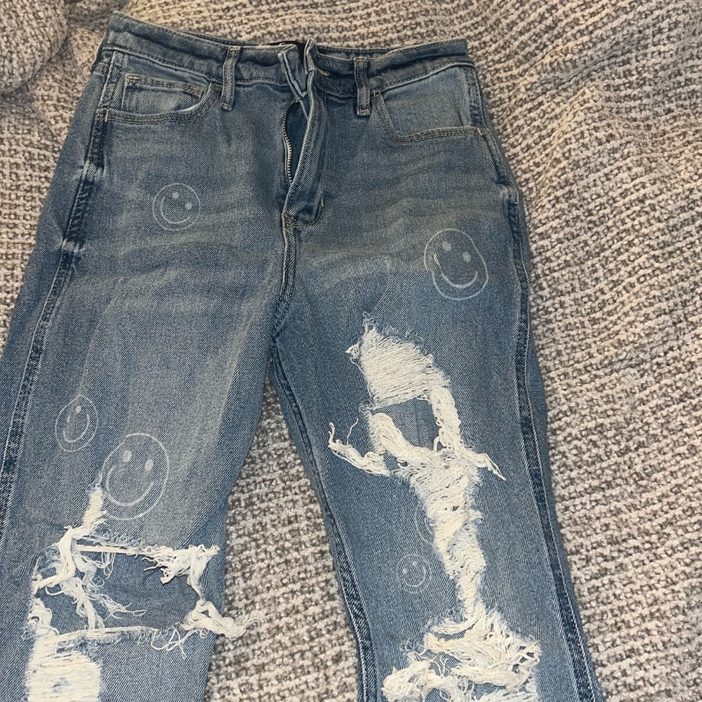 Hollister- Light blue ripped jeans (waist size: 25)